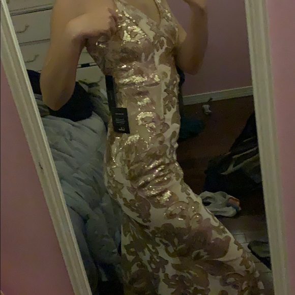 Prom dress - Picture 2 of 4